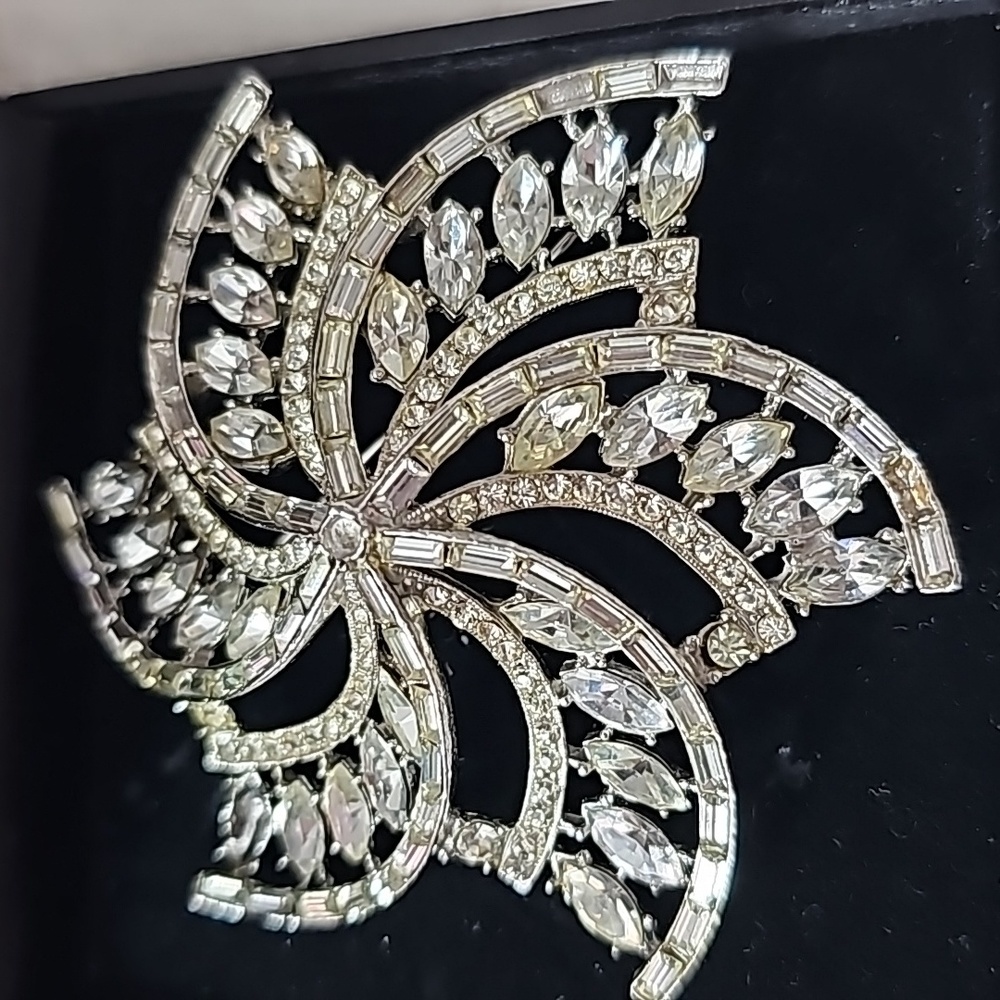 FORTUNOFF, THE SOURCE SILVER BROOCH